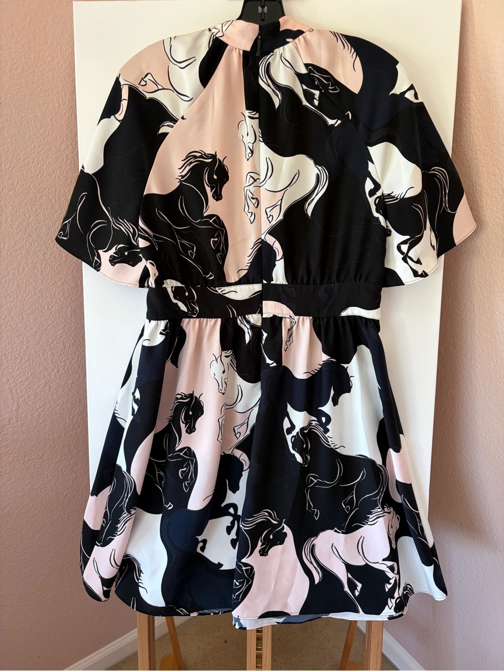 Kate Spade Wild Ones Stallions Crepe Dress Black Pink Horse Novelty Print 12 - Picture 4 of 6